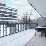 Luxury Apartment Near The City Center Of Cracow By Renters Prestige